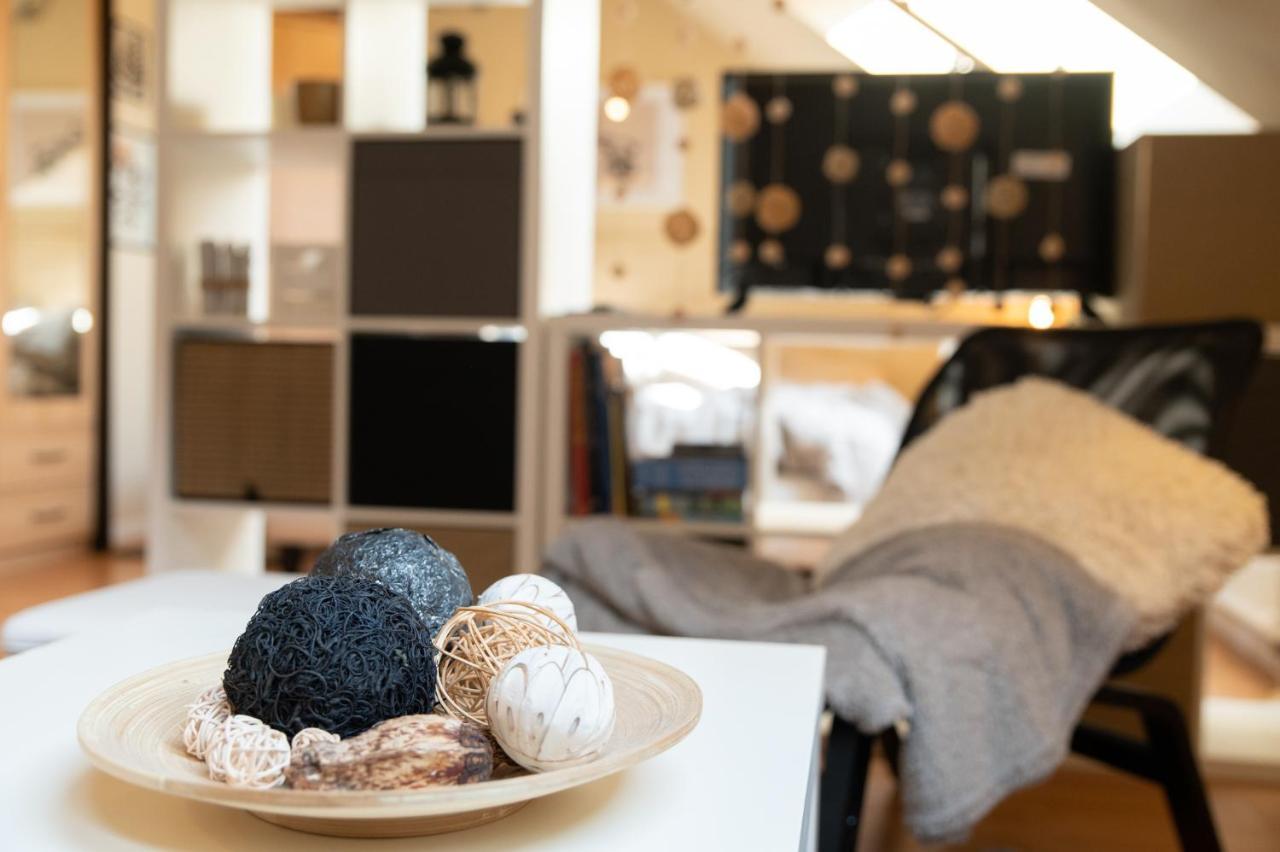 953 - Your Peace Of Mind, Ac & Parking Apartman